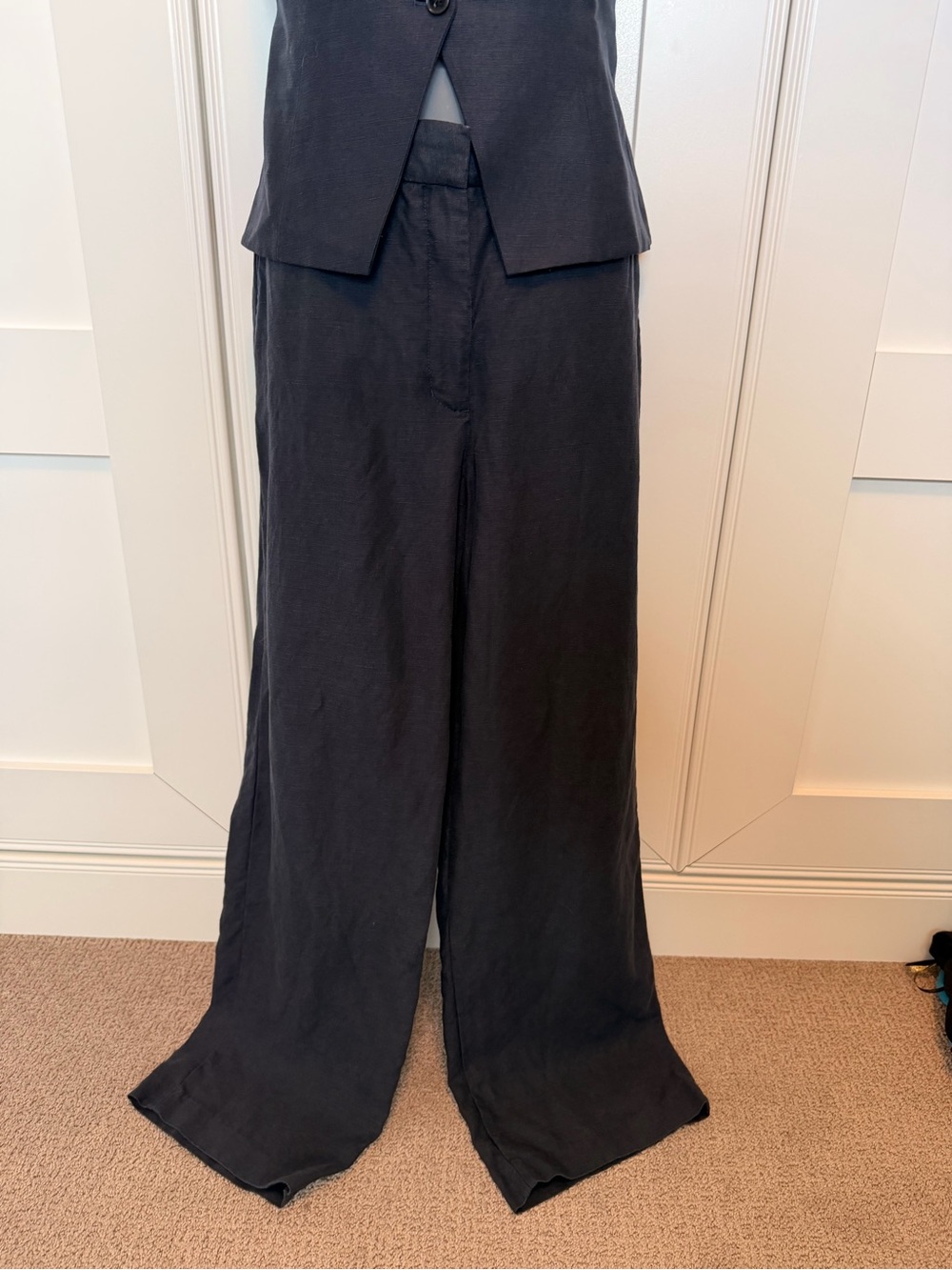 Aritzia Limitless Pants in Navy - Picture 2 of 4